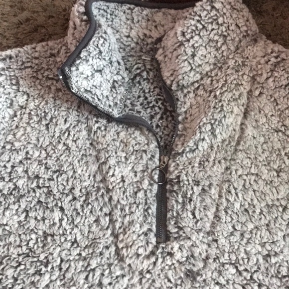 New Sherpa sweatshirt - Picture 3 of 6